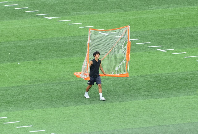 据他在